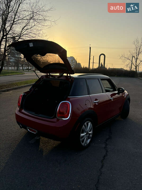 Хэтчбек MINI Cooper 2017 в Кривом Роге