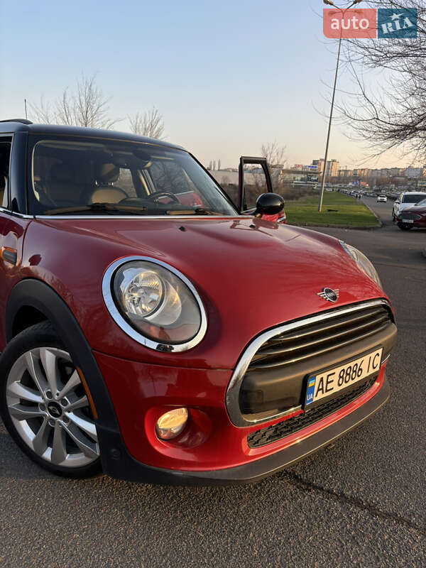 Хэтчбек MINI Cooper 2017 в Кривом Роге