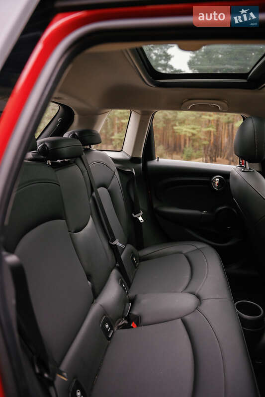 Хэтчбек MINI Cooper 2021 в Кременчуге фото 28 Хэтчбек MINI Cooper 2021 в Кременчуге