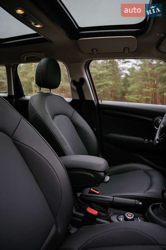 Хэтчбек MINI Cooper 2021 в Кременчуге фото 14 Хэтчбек MINI Cooper 2021 в Кременчуге