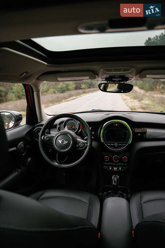 Хэтчбек MINI Cooper 2021 в Кременчуге фото 21 Хэтчбек MINI Cooper 2021 в Кременчуге