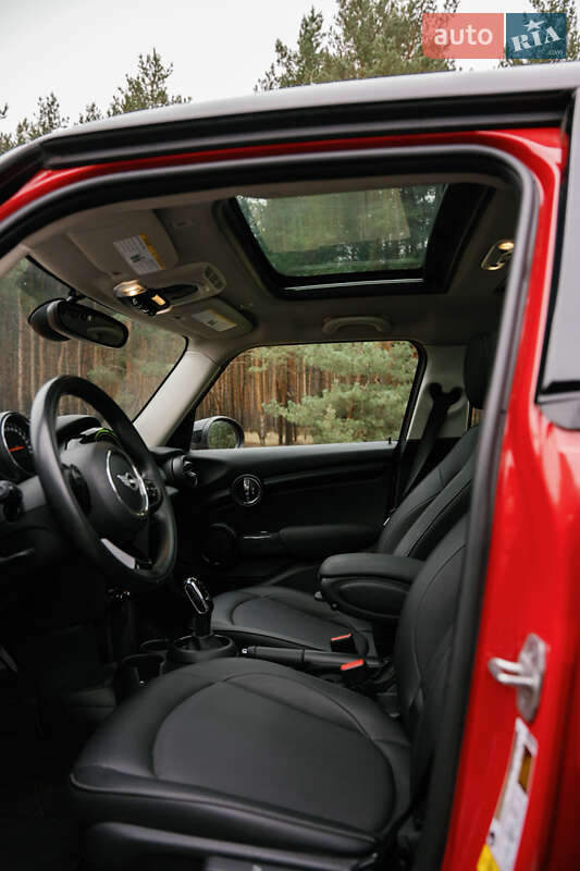 Хэтчбек MINI Cooper 2021 в Кременчуге фото 26 Хэтчбек MINI Cooper 2021 в Кременчуге