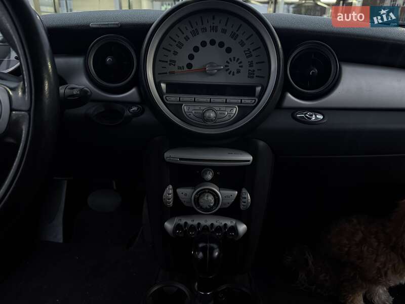 Хетчбек MINI Cooper 2009 в Києві фото 23 Хетчбек MINI Cooper 2009 в Києві
