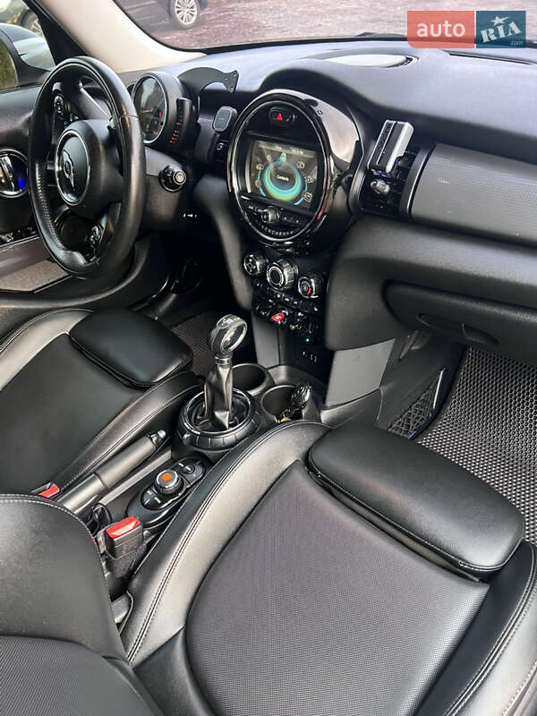 Хетчбек MINI Cooper 2016 в Броварах фото 10 Хетчбек MINI Cooper 2016 в Броварах