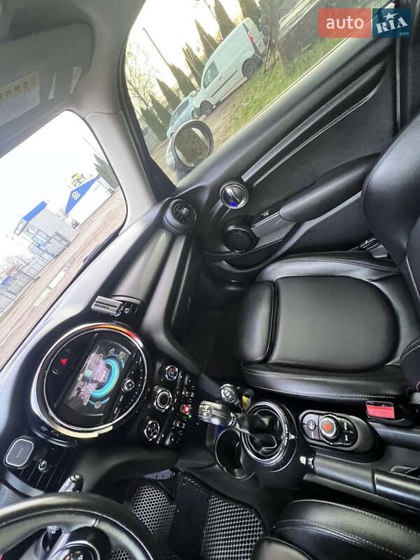 Хетчбек MINI Cooper 2016 в Броварах фото 15 Хетчбек MINI Cooper 2016 в Броварах