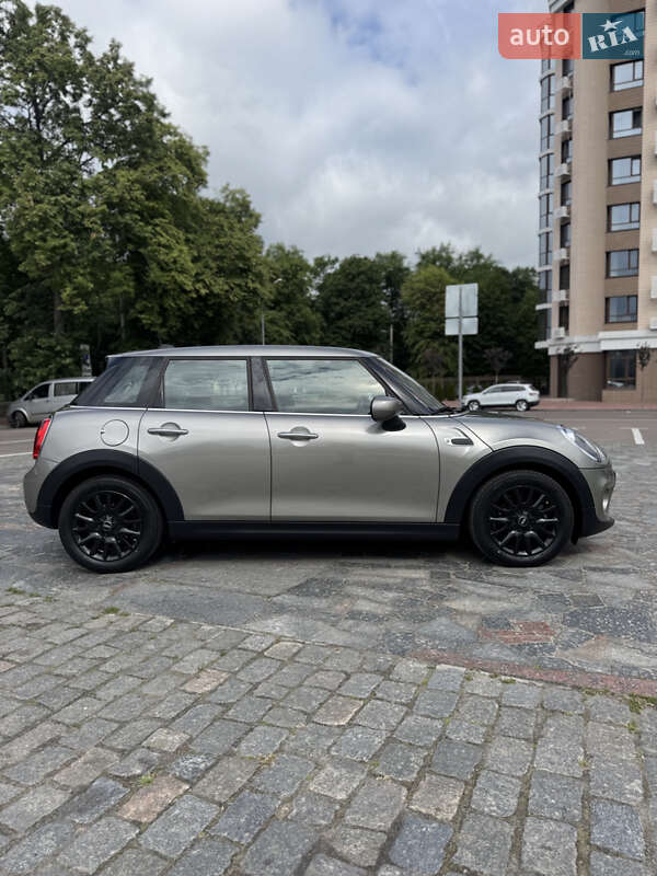 Хэтчбек MINI Cooper 2019 в Кременчуге фото 5 Хэтчбек MINI Cooper 2019 в Кременчуге