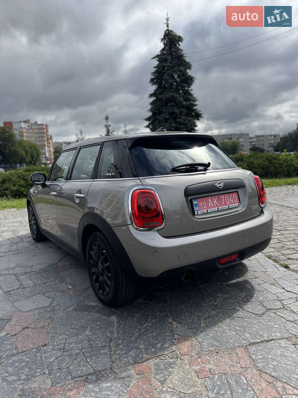 Хэтчбек MINI Cooper 2019 в Кременчуге фото 10 Хэтчбек MINI Cooper 2019 в Кременчуге