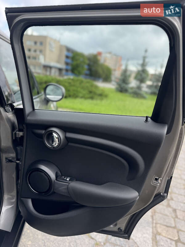 Хэтчбек MINI Cooper 2019 в Кременчуге фото 17 Хэтчбек MINI Cooper 2019 в Кременчуге