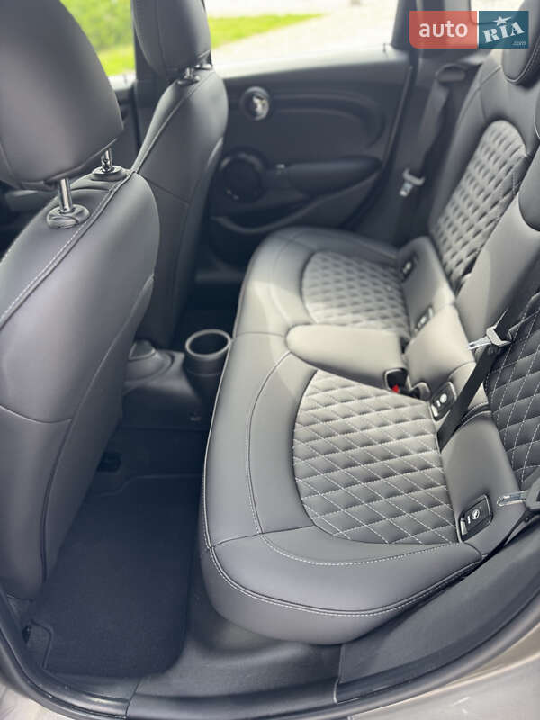 Хэтчбек MINI Cooper 2019 в Кременчуге фото 22 Хэтчбек MINI Cooper 2019 в Кременчуге