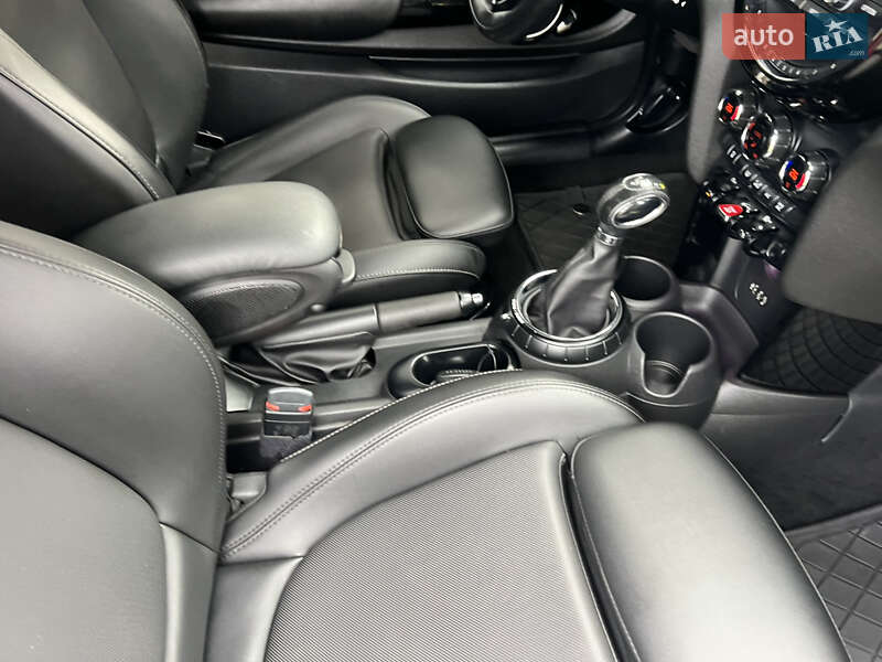 Хэтчбек MINI Cooper 2015 в Киеве