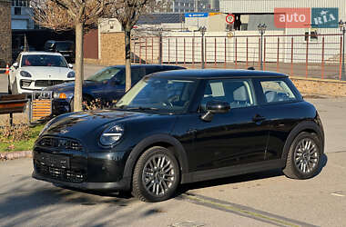 Хэтчбек MINI Cooper 2024 в Киеве