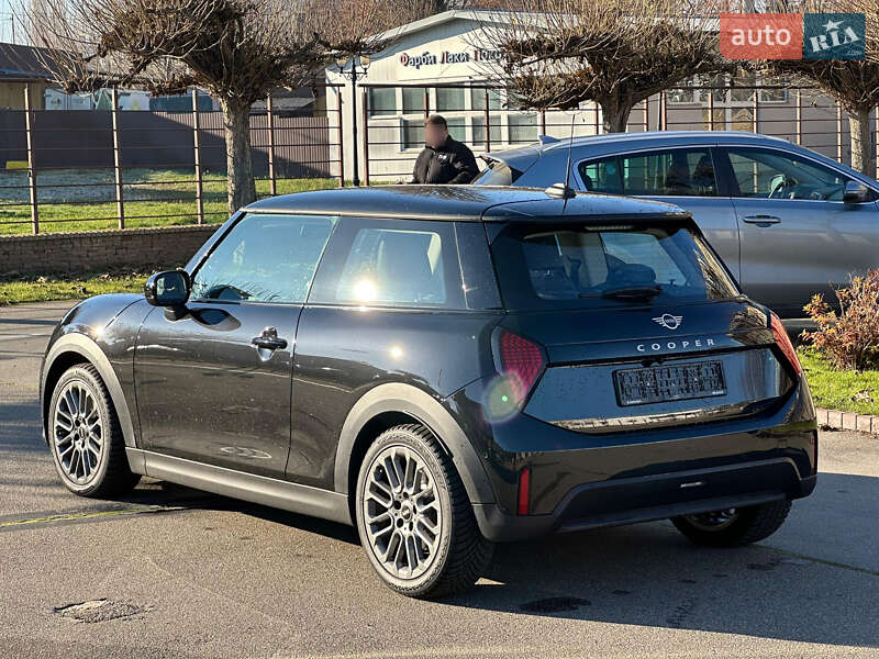 Хетчбек MINI Cooper 2024 в Києві
