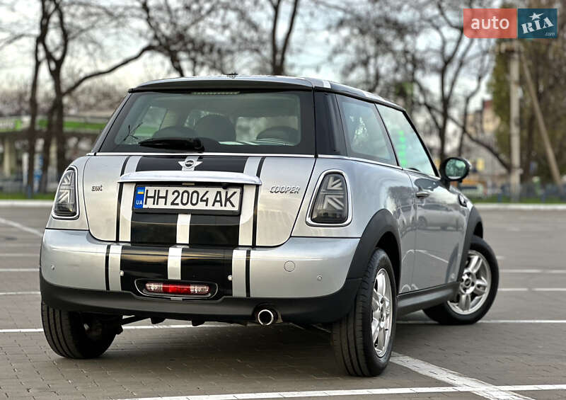 Хэтчбек MINI Cooper 2010 в Одессе