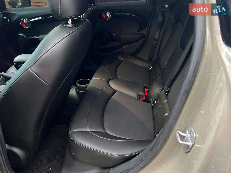 Хетчбек MINI Cooper 2019 в Києві фото 24 Хетчбек MINI Cooper 2019 в Києві