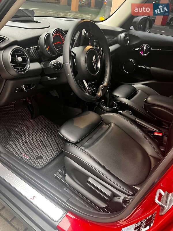 Хэтчбек MINI Cooper 2016 в Киеве фото 15 Хэтчбек MINI Cooper 2016 в Киеве