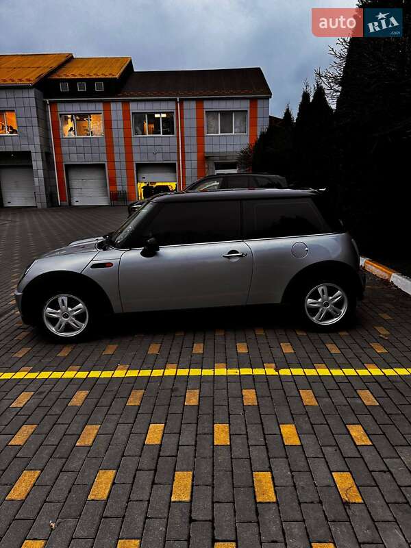 Хэтчбек MINI Cooper 2004 в Буче