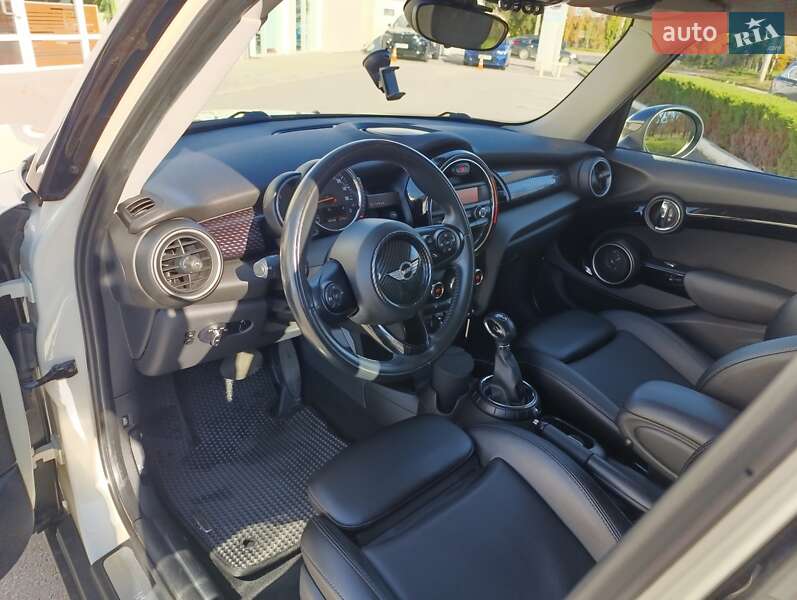 Хэтчбек MINI Cooper 2015 в Кременчуге фото 12 Хэтчбек MINI Cooper 2015 в Кременчуге