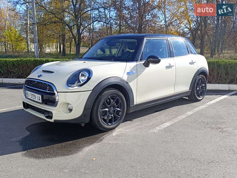 Хэтчбек MINI Cooper 2015 в Кременчуге фото 24 Хэтчбек MINI Cooper 2015 в Кременчуге
