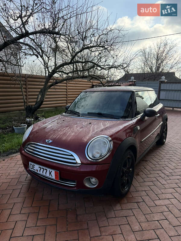 Хэтчбек MINI Cooper 2008 в Гайвороне фото Хэтчбек MINI Cooper 2008 в Гайвороне