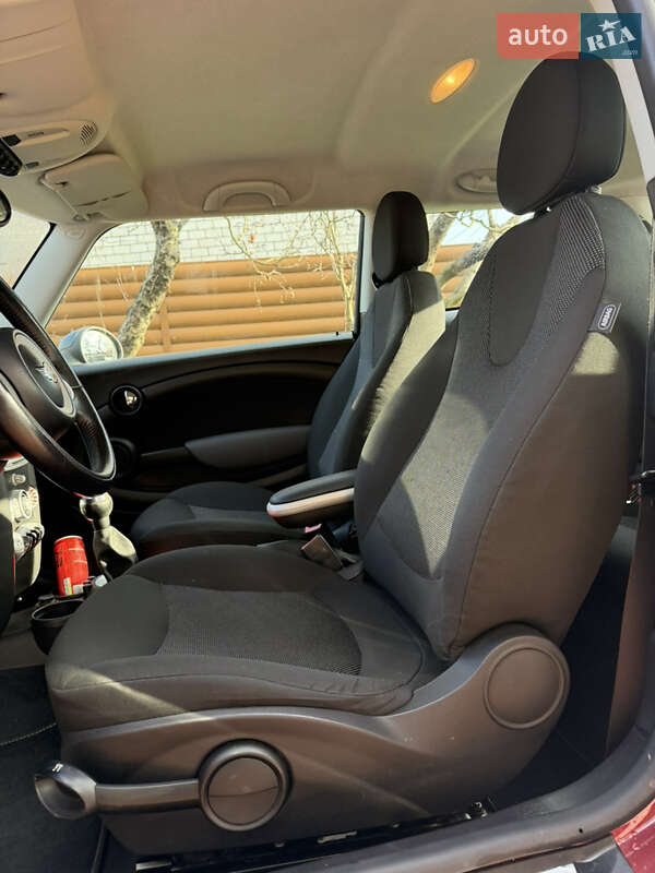 Хэтчбек MINI Cooper 2008 в Гайвороне фото 8 Хэтчбек MINI Cooper 2008 в Гайвороне