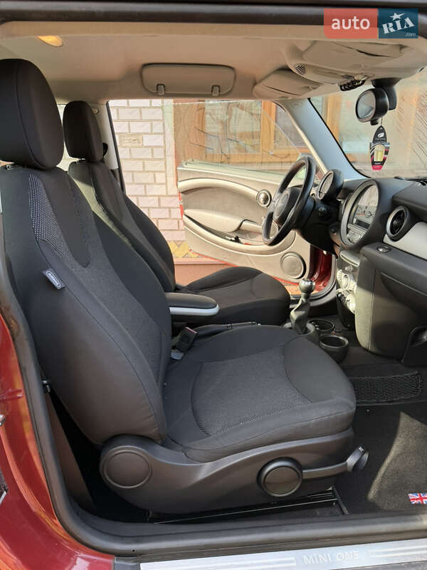 Хэтчбек MINI Cooper 2008 в Гайвороне фото 11 Хэтчбек MINI Cooper 2008 в Гайвороне