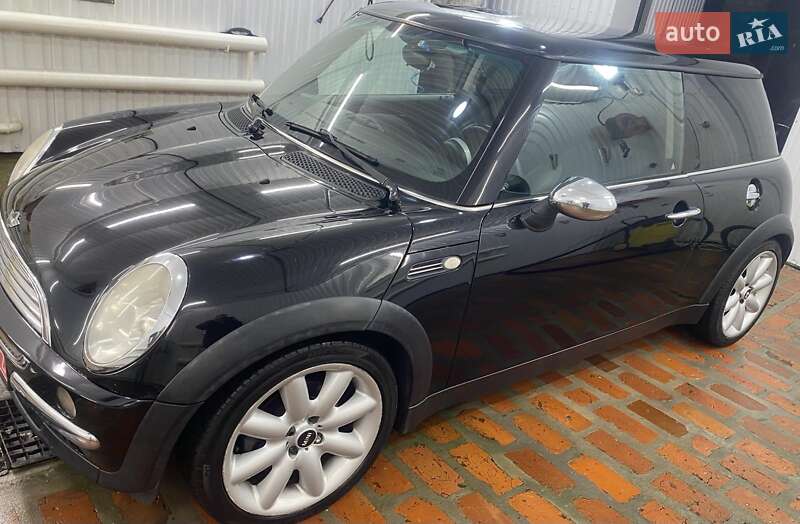 Хэтчбек MINI Cooper 2004 в Бородянке