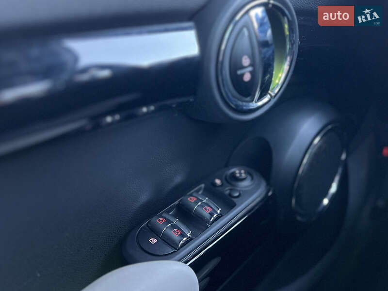 Хэтчбек MINI Cooper 2018 в Киеве фото 21 Хэтчбек MINI Cooper 2018 в Киеве