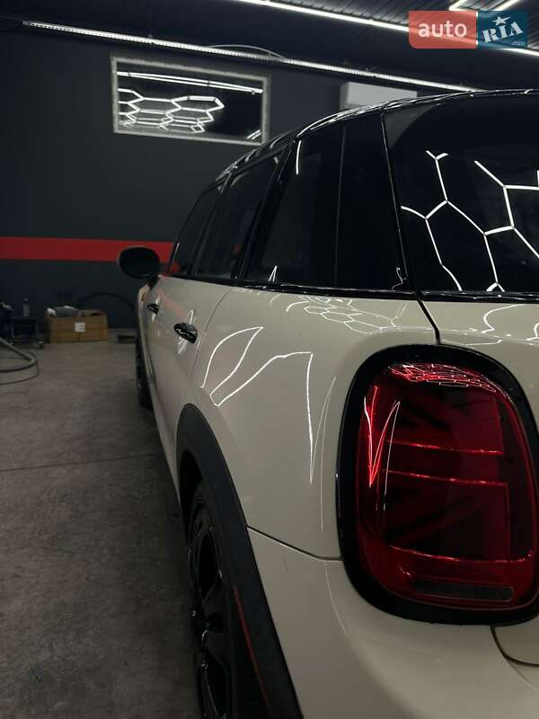 Хетчбек MINI Cooper 2016 в Ужгороді