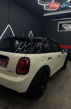 Хэтчбек MINI Cooper 2016 в Ужгороде