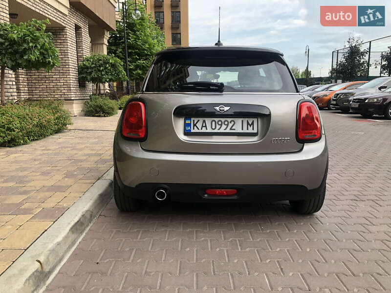 Хэтчбек MINI Cooper 2016 в Киеве