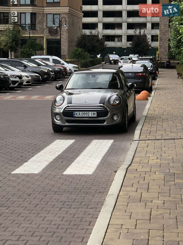 Хэтчбек MINI Cooper 2016 в Киеве