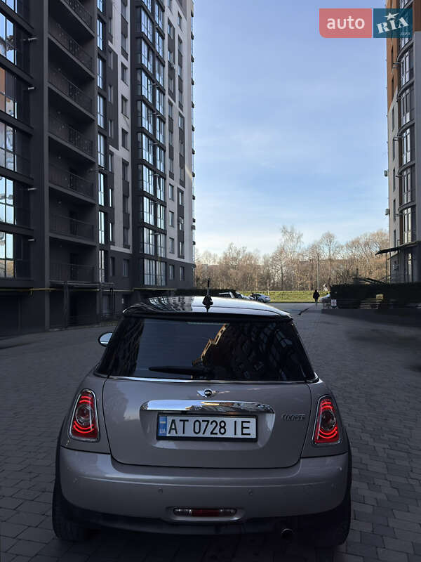 Хэтчбек MINI Cooper 2012 в Ивано-Франковске