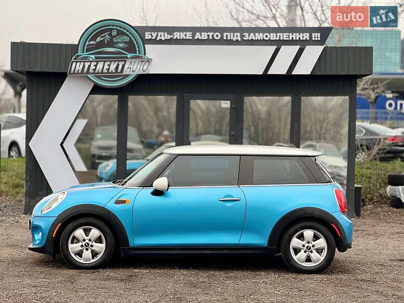 Хэтчбек MINI Cooper 2016 в Киеве