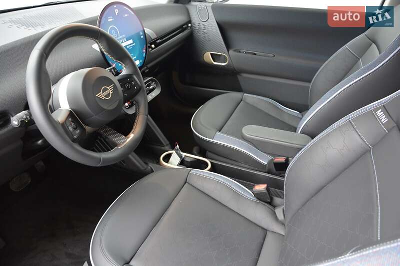 Хэтчбек MINI Cooper 2024 в Киеве