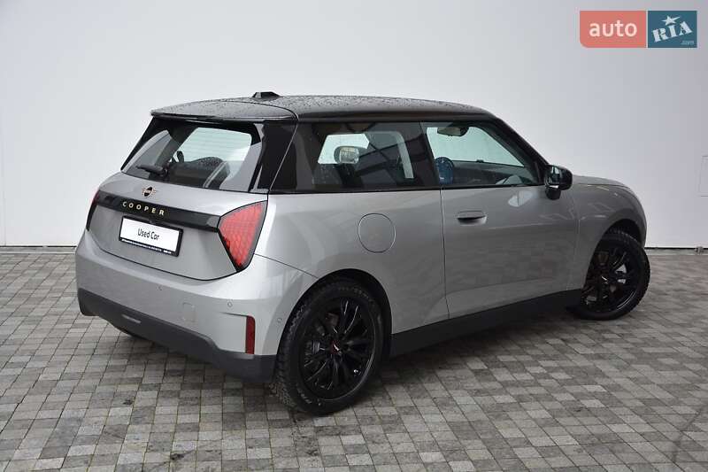 Хэтчбек MINI Cooper 2024 в Киеве