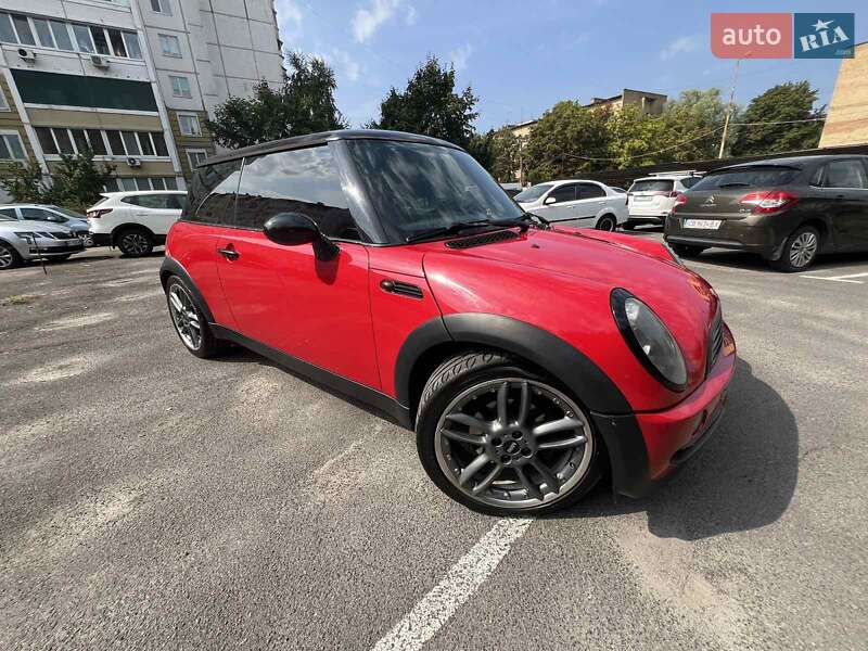 Хэтчбек MINI Cooper 2003 в Вишневом