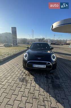 Хэтчбек MINI Cooper 2022 в Хмельницком