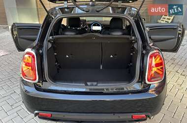 Хэтчбек MINI Cooper 2022 в Хмельницком