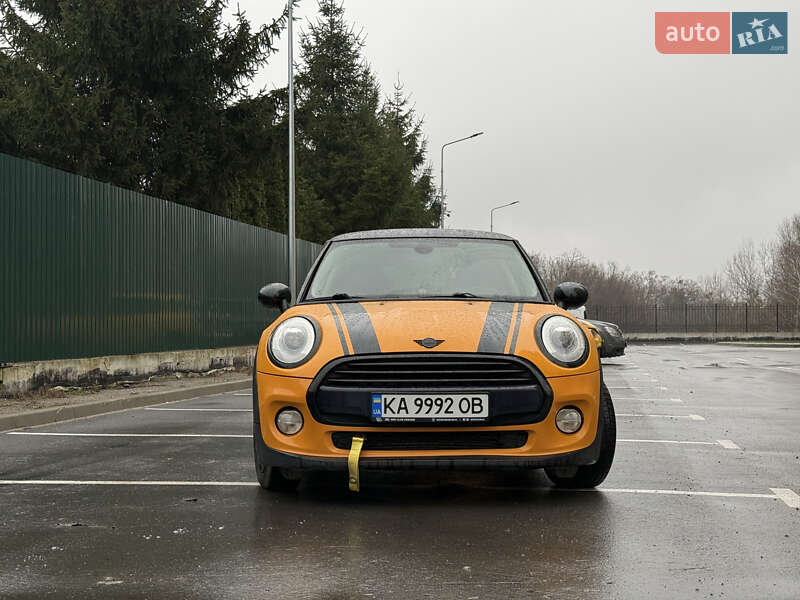 Хэтчбек MINI Cooper 2016 в Киеве