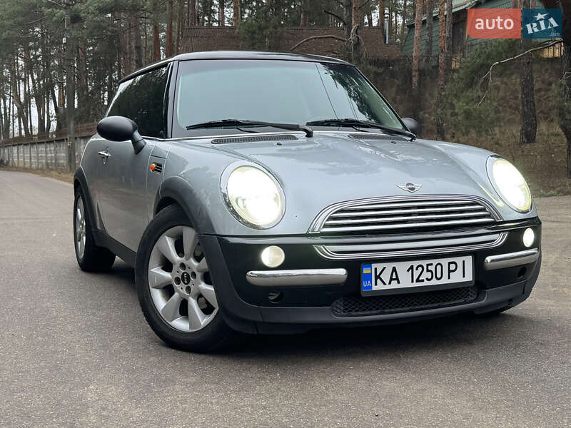 MINI Cooper 2004