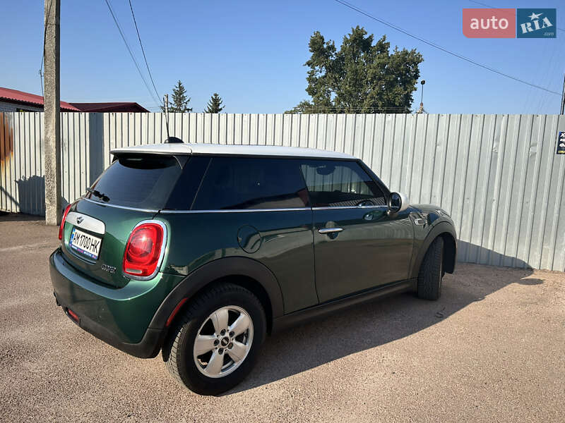 Хэтчбек MINI Cooper 2014 в Киеве