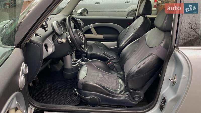 Хетчбек MINI Cooper 2002 в Києві фото 11 Хетчбек MINI Cooper 2002 в Києві