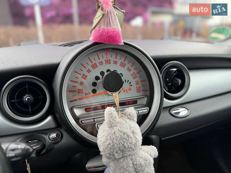 Хэтчбек MINI Cooper 2010 в Киеве фото 18 Хэтчбек MINI Cooper 2010 в Киеве