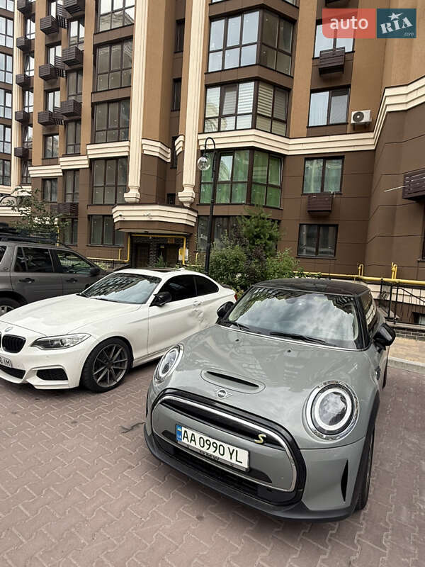 Хэтчбек MINI Cooper 2022 в Киеве
