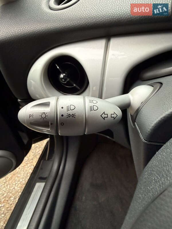 Хетчбек MINI Cooper 2003 в Києві