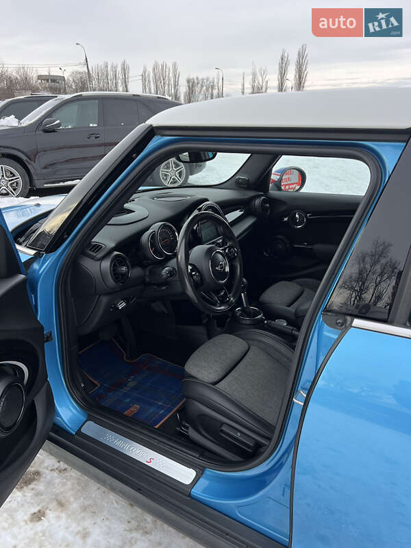 Хэтчбек MINI Cooper 2017 в Черкассах
