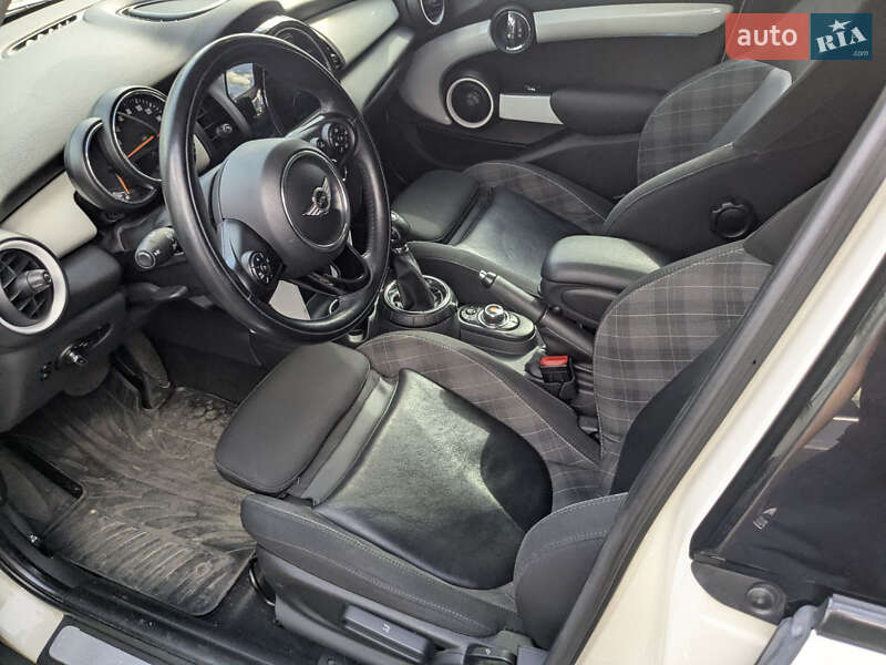 Хэтчбек MINI Cooper 2015 в Киеве