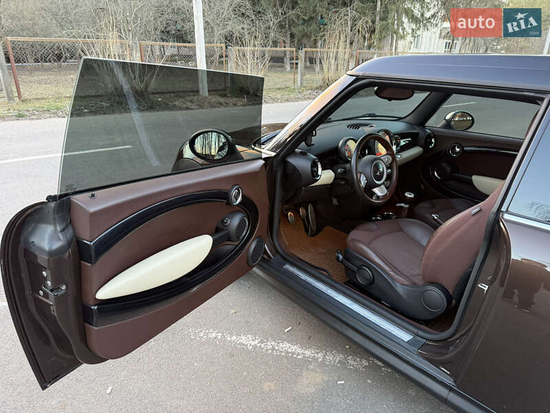 Хэтчбек MINI Cooper 2008 в Ладыжине