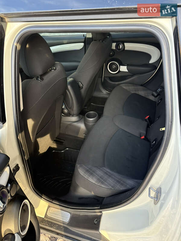 Хэтчбек MINI Cooper 2015 в Киеве