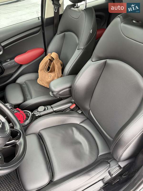 Хэтчбек MINI Cooper 2016 в Днепре